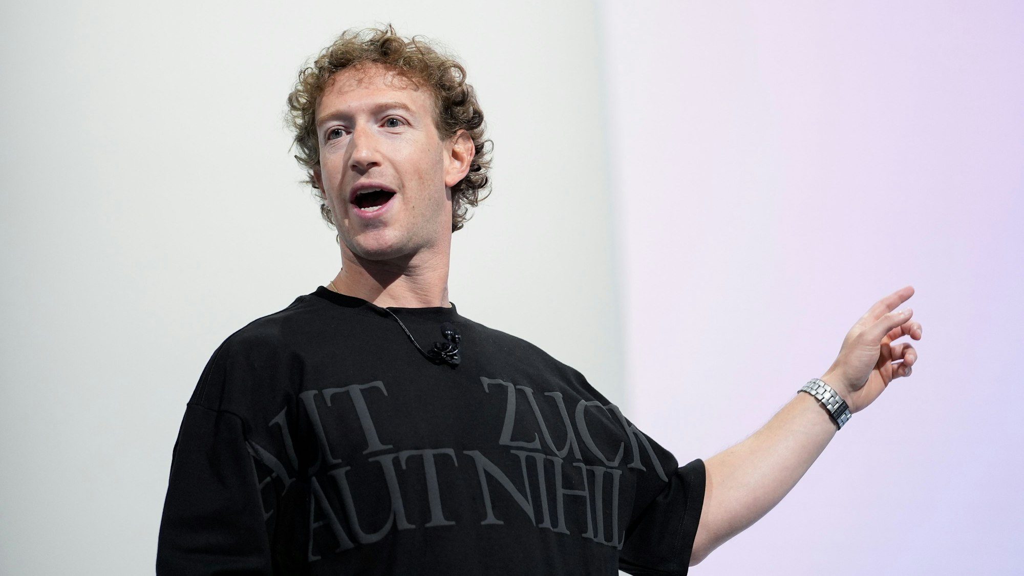 Mark Zuckerberg ist der CEO von Meta. Der Facebook-Konzern will Medienberichten zufolge in diesem Jahr rund fünf Prozent seiner Mitarbeiter austauschen. (Archivbild)