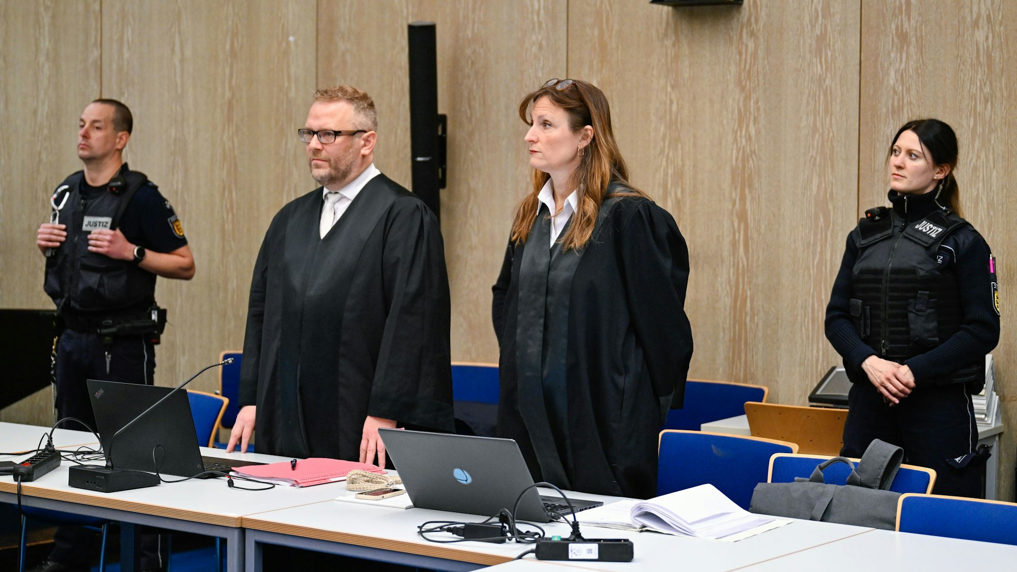 Jörg Becker und Sandra Bauer, Rechtsanwälte der beiden Angeklagten.