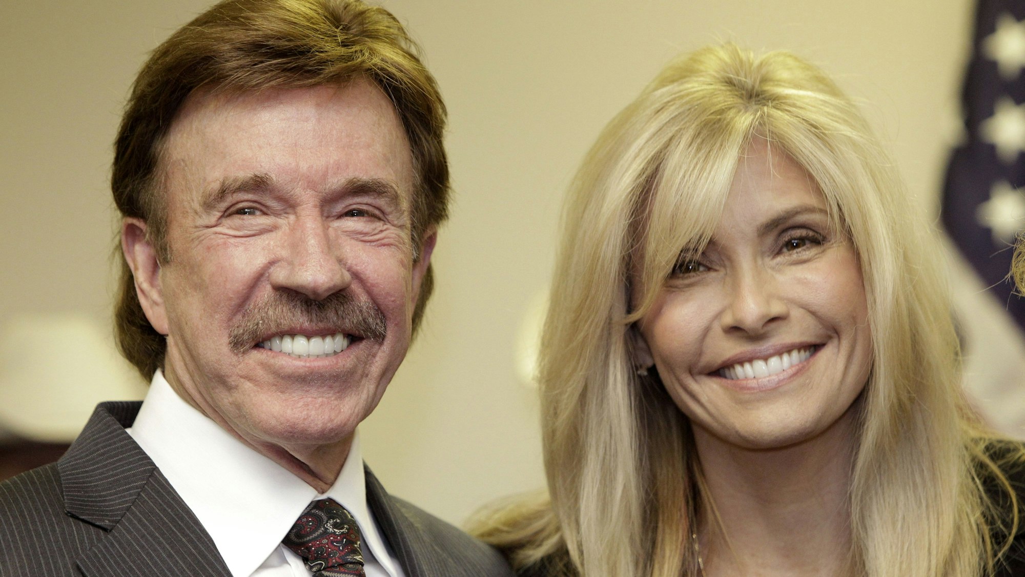 Chuck Norris mit seiner Frau Gena.