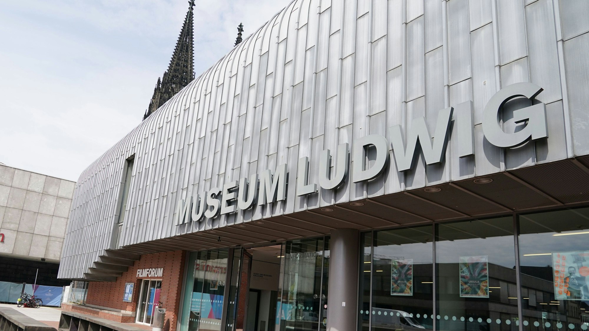 Der Schriftzug des Museum Ludwig in Köln. (Archivbild)