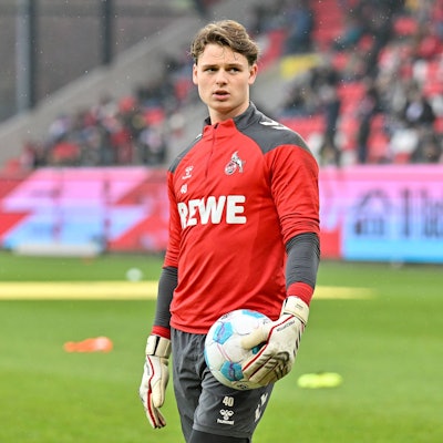 Keeper Jonas Urbig musste das Tor des 1. FC Köln nach zehn Spielen räumen.