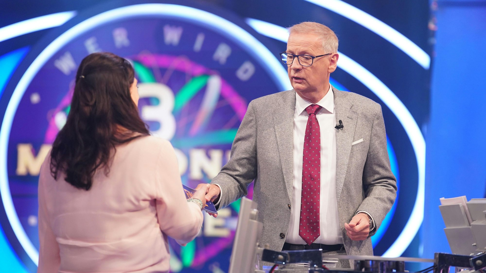 Claudia Meimberg lieferte sich mit Günther Jauch eine ziemlich zweibödige Unterhaltung über Liebesromane.