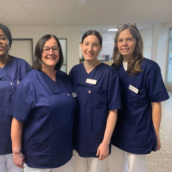 Das Foto zeigt das Ärztinnenteam der Gynäkologie und Geburtshilfe der Helios-Klinik Wipperfürth.