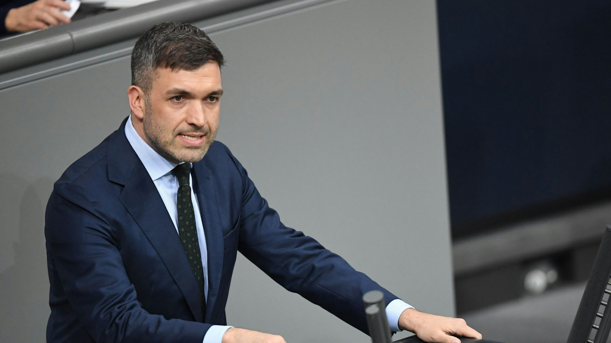 Konstantin Kuhle (FDP) spricht im Bundestag.