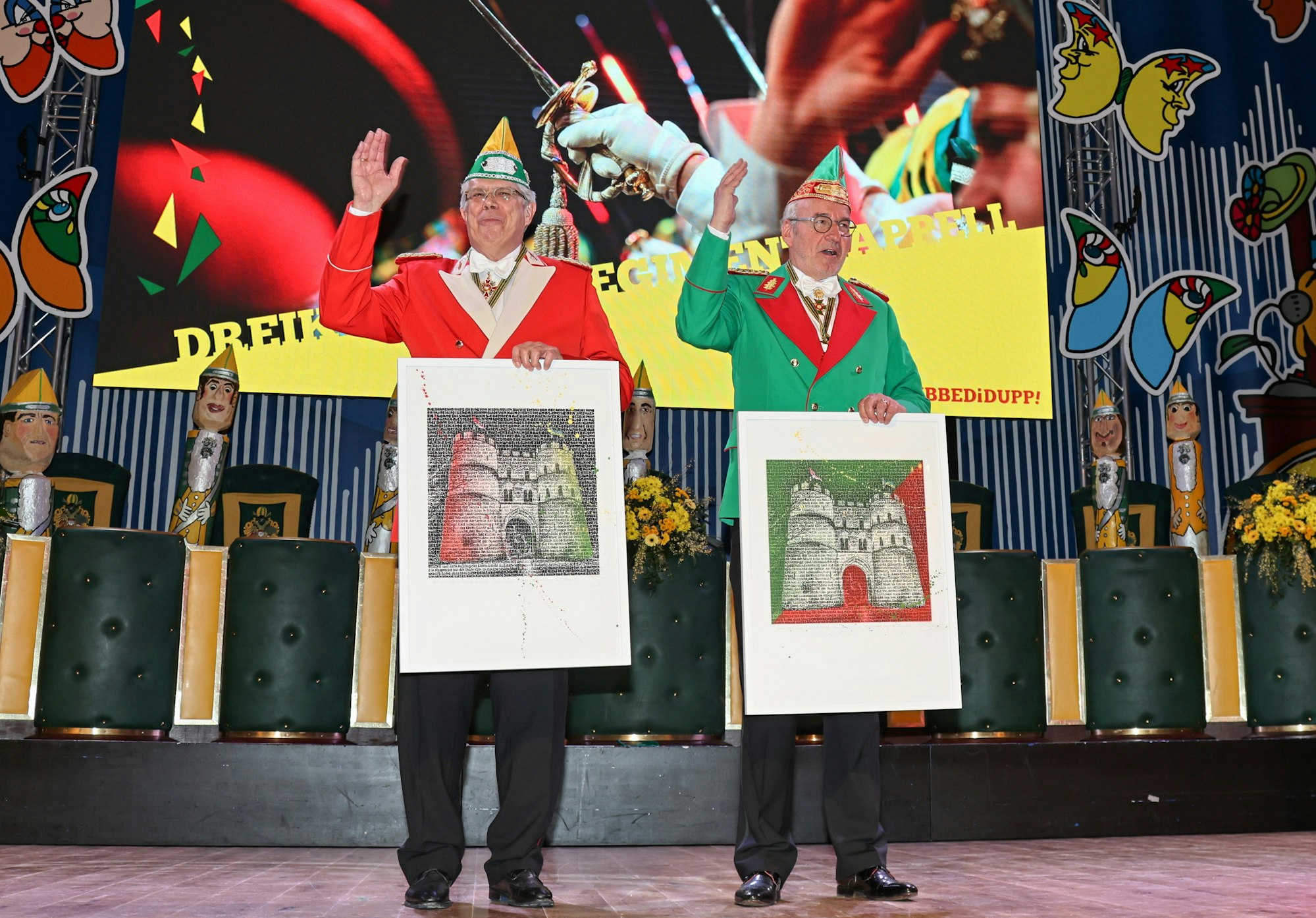Besondere Würdigung für Heinz-Günter Hunold (l.), Ehrenpräsident der Roten Funken und Hans Kölschbach, Ehrenpräsident der Altstädter.