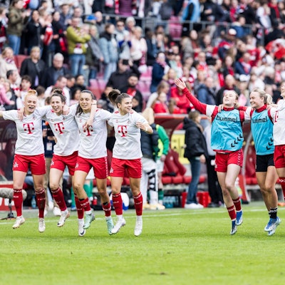 GOOGLE PIXEL Frauen Bundesliga: 1. FC Köln - SV Werder Bremen 10.03.2024 Glückliche Gesichter nach dem Sieg: Laura Vogt 1. FC Köln, 8, Sara Agrez 1. FC Köln, 4, Natalia Padilla-Bidas 1. FC Köln, 22, Martyna Wiankowska 1. FC Köln, 26 Carlotta Imping 1. FC Köln, 14, Josefine Osigus 1. FC Köln, 24, Meike Messmer 1. FC Köln, 20 GOOGLE PIXEL Frauen Bundesliga: 1. FC Köln - SV Werder Bremen, Köln, RheinEnergieStadion am 10.03.2024 DFB REGULATIONS PROHIBIT ANY USE OF PHOTOGRAPHS AS IMAGE SEQUENCES AND/OR QUASI-VIDEO. *** GOOGLE PIXEL Womens Bundesliga 1 FC Köln SV Werder Bremen 10 03 2024 Happy faces after the win Laura Vogt 1 FC Köln, 8 , Sara Agrez 1 FC Köln, 4 , Natalia Padilla Bidas 1 FC Köln, 22 , Martyna Wiankowska 1 FC Köln, 26 Carlotta Imping 1 FC Köln, 14 , Josefine Osigus 1 FC Köln, 24 , Meike Messmer 1 FC Köln, 20 GOOGLE PIXEL Frauen Bundesliga 1 FC Köln SV Werder Bremen, Köln, RheinEnergieStadion am 10 03 2024 DFB REGULATIONS PROHIBIT ANY USE OF PHOTOGRAPHS AS IMAGE SEQUENCES AND OR QUASI VIDEO Copyright: xBEAUTIFULxSPORTS/Wunderlx
