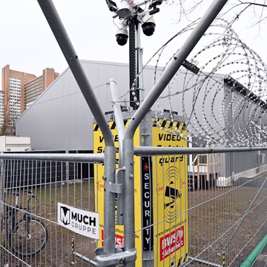 Im Schatten des eigentlichen Kölner Justizzentrums entstand diese Nebenstelle in Leichtbauweise.