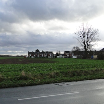 Das Feld zwischen Weilerstraße und Volkhovener Straße soll einem neuen Wohngebiet weichen.