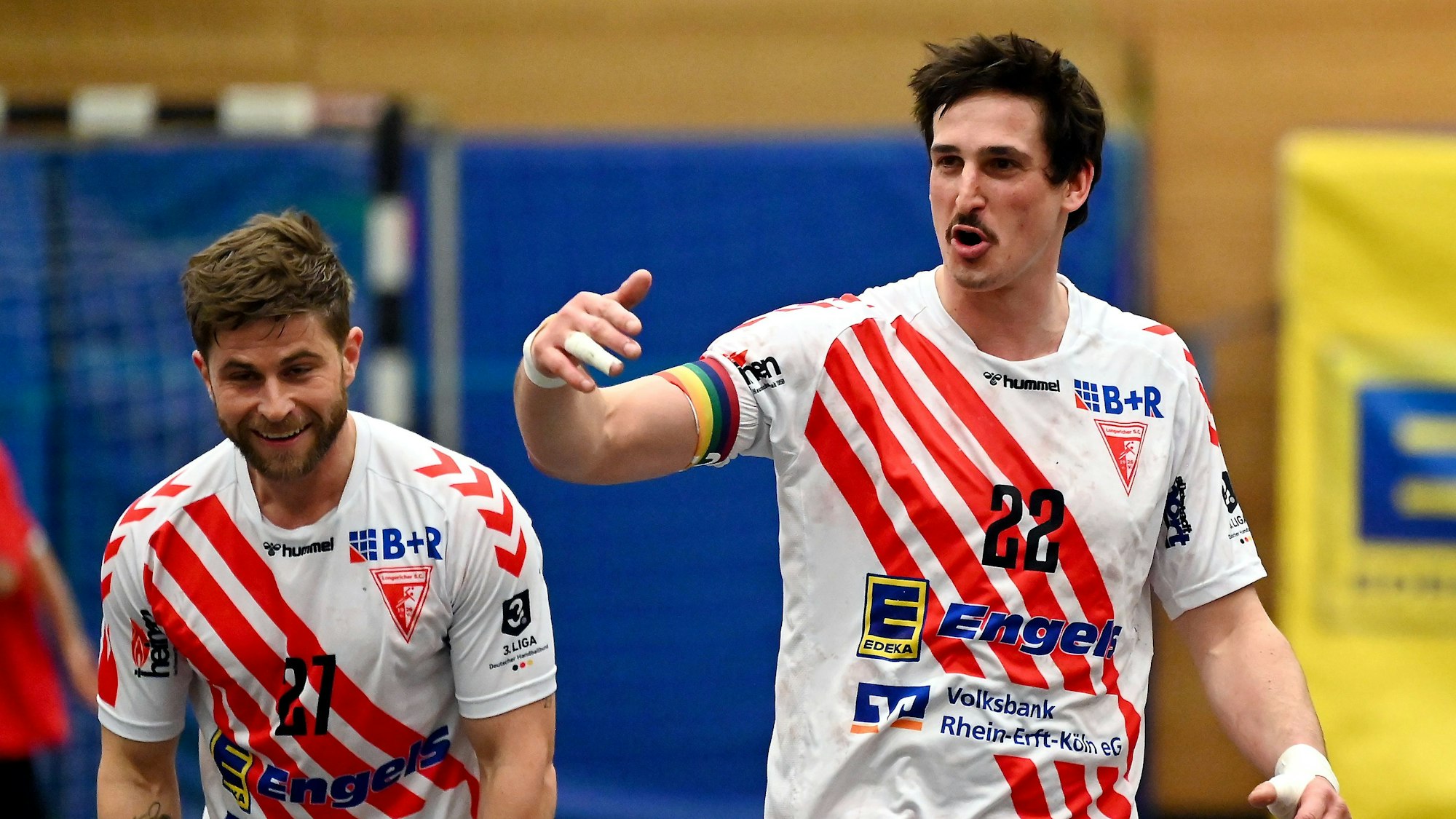 17.02.2024, Handball-Longericher SC - Saarlouis
links: Max Zimmermann (Longerich)
rechts: Christopher Wolf (Longerich)
Foto: Uli Herhaus