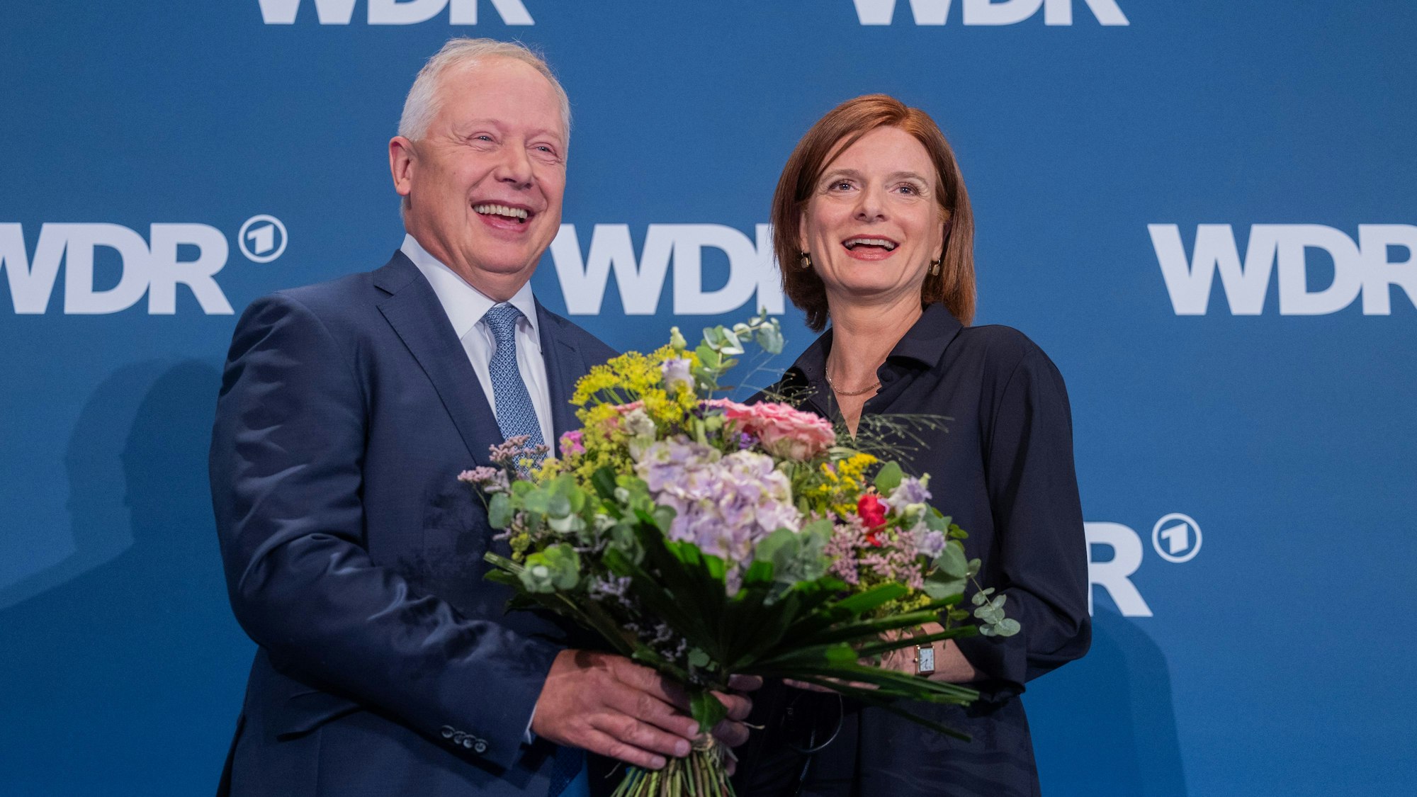 Tom Buhrow mit seiner Nachfolgerin Katrin Vernau.