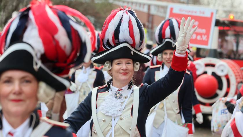 Der Kölner Rosenmontagszug am Rosenmontag ist der Höhepunkt des rheinischen Karnevals.