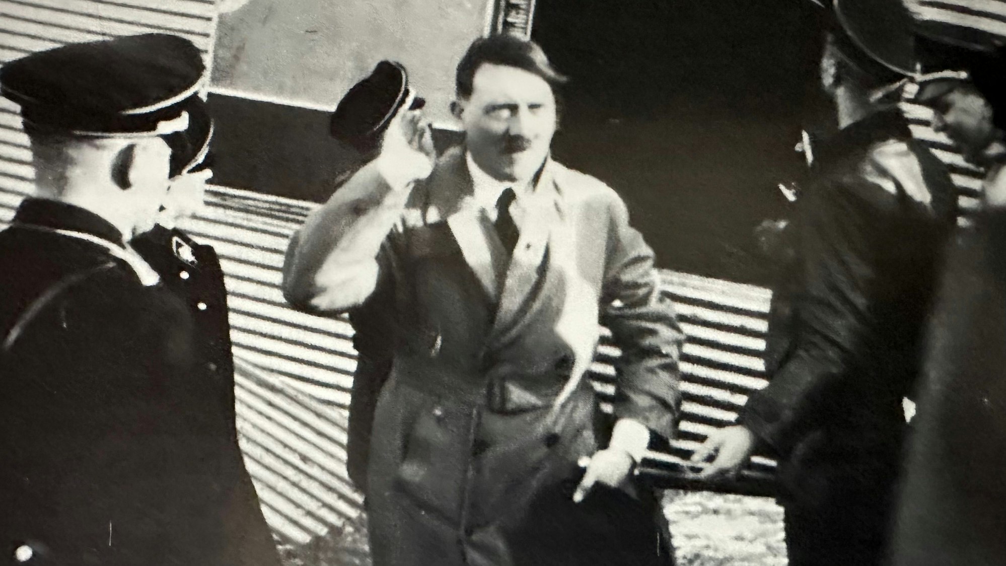 Der Flugplatz Hangelar im Zweiten Weltkrieg: Adolf Hitler landet auf dem damaligen Verkehrslandeplatz Hangelar am 19. Februar 1933