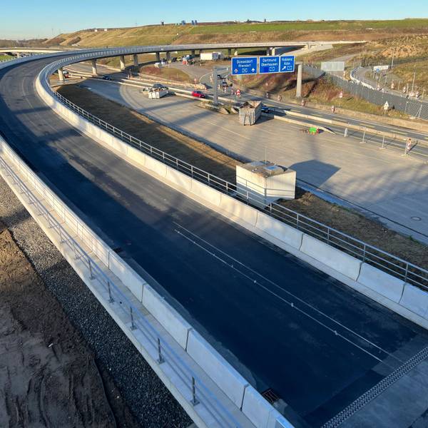 Leverkusen-West, Brücke von der A1 zur A59 in Richtung Rheinallee