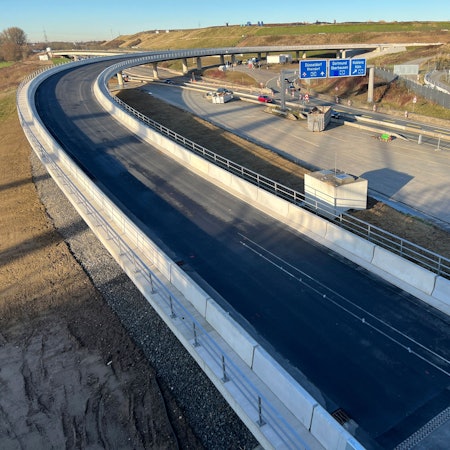 Leverkusen-West, Brücke von der A1 zur A59 in Richtung Rheinallee