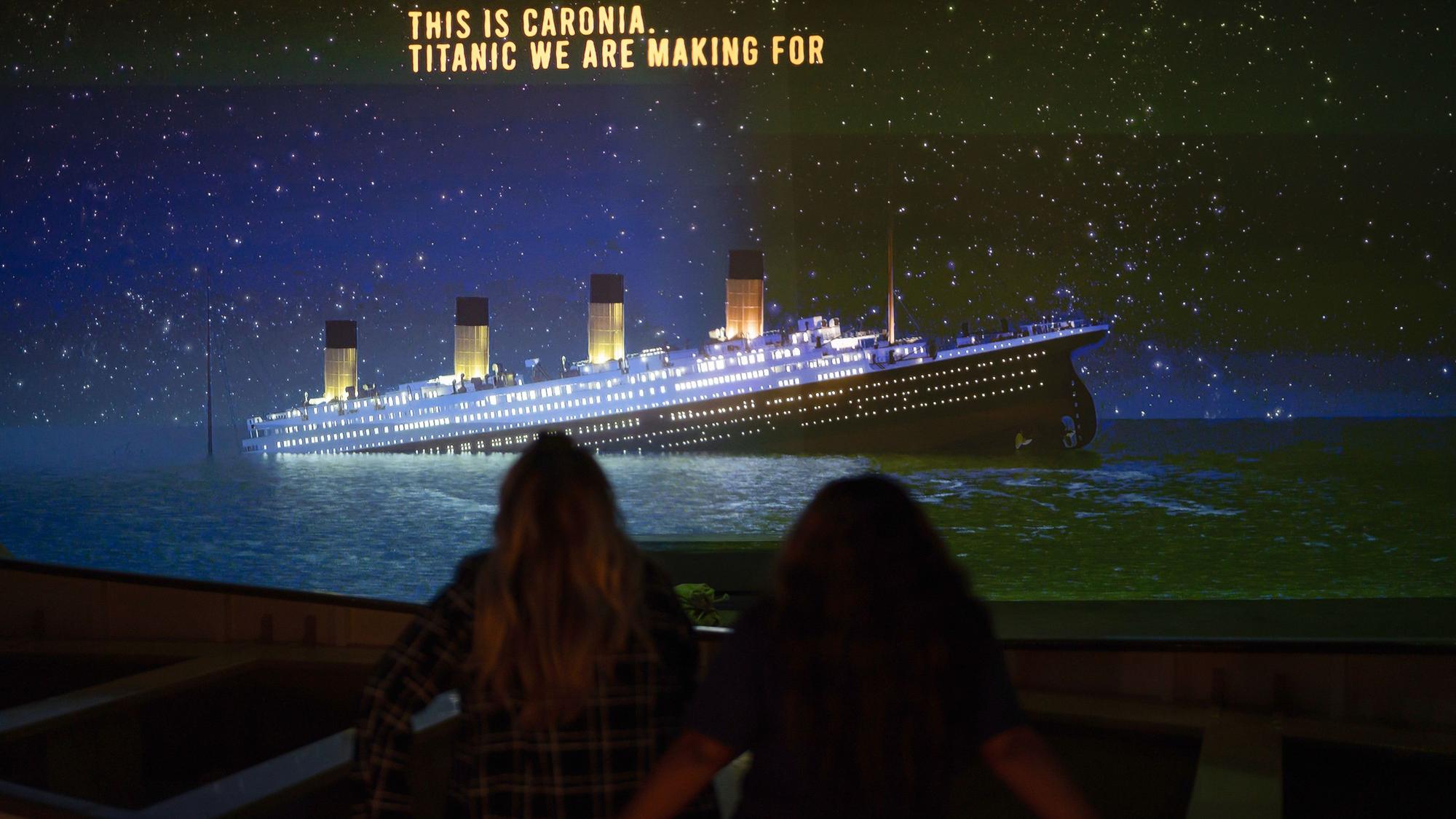 Das sinkende Schiff: Die Ausstellung setzt audiovisuelle Mittel ein