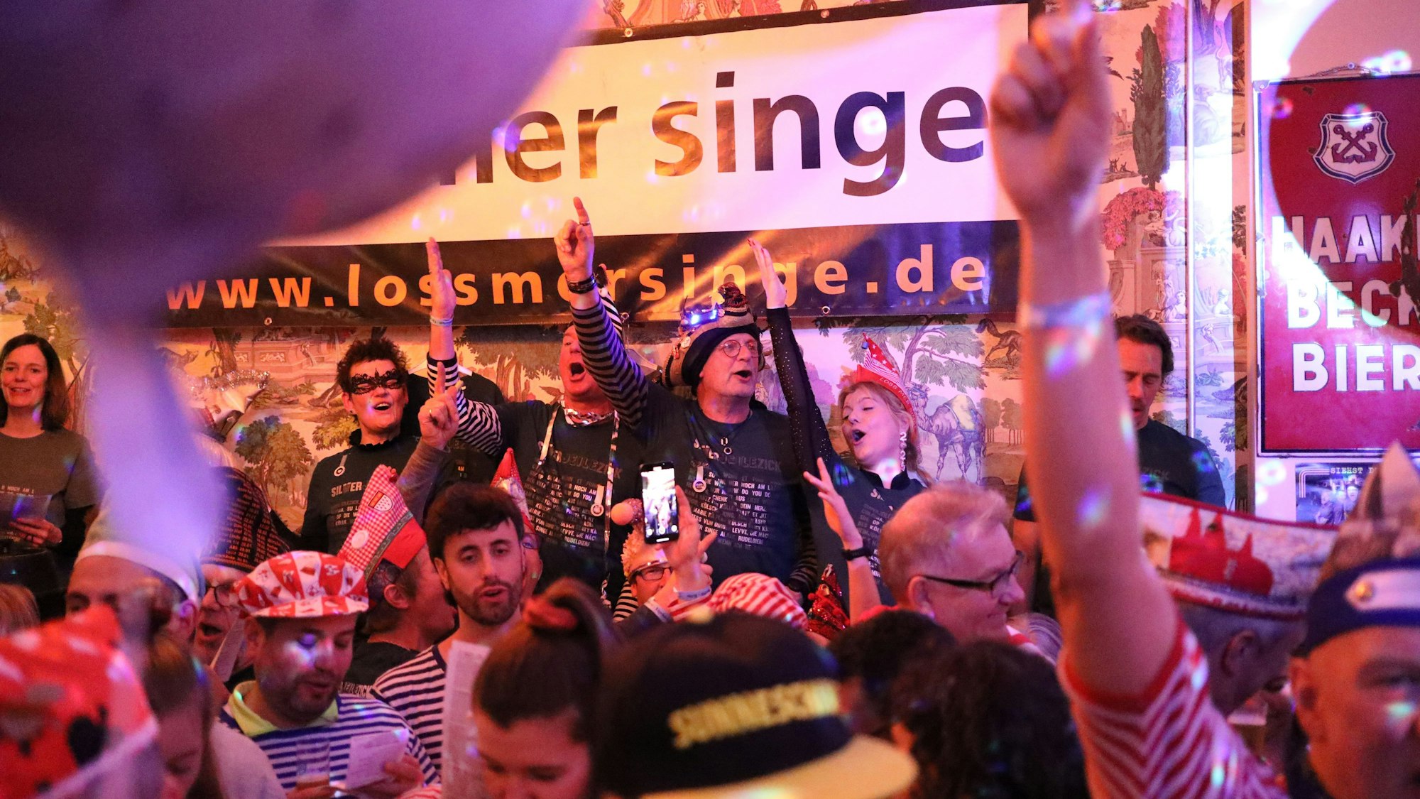 08.01.2025, Köln: Auftakt der Mitsingreihe „Loss mer singe“ im Lapidarium. Foto: Arton Krasniqi