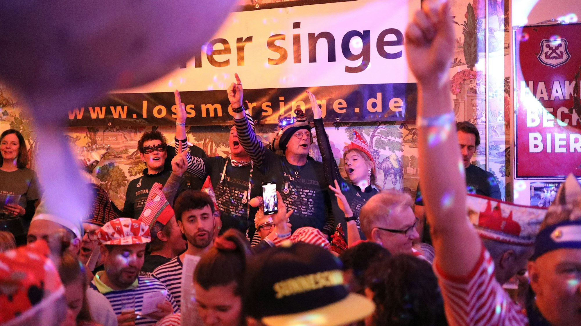 08.01.2025, Köln: Auftakt der Mitsingreihe „Loss mer singe“ im Lapidarium. Foto: Arton Krasniqi