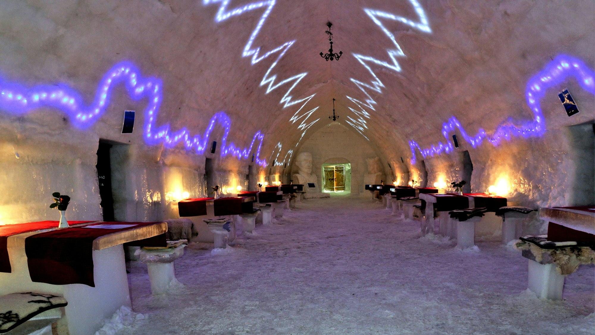 Das Restaurant im rumänischen Ice Hotel.