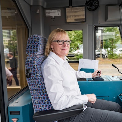 Dienstag 25.08.2020 Köln 
Die bezaubernde KVB-Vorstandsvorsitzende Stefanie Haaks hat ihre Fahrprüfung bestanden. 
Damit hat sie die Berechtigung erworben im KVB-Schienennetz Stadtbahnen zu fahren.
Sonderbahnfahrt vom Neumarkt in der Kölnert Innenstadt zum Betriebshof West im Stadtteil Braunsfeld.
KVB Kölner Verkehrs-Betriebe Vorstand Vorstandsvorsitzende Stadtbahn Straßenbahn Sonderfahrt.
Aufgenommen am: 25.08.2020
Foto: Alexander Roll (Staff)