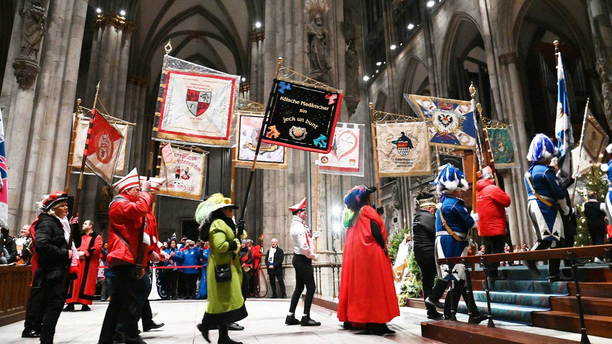 Gottesdienst für Kölner Karnevalisten im Kölner Dom.
