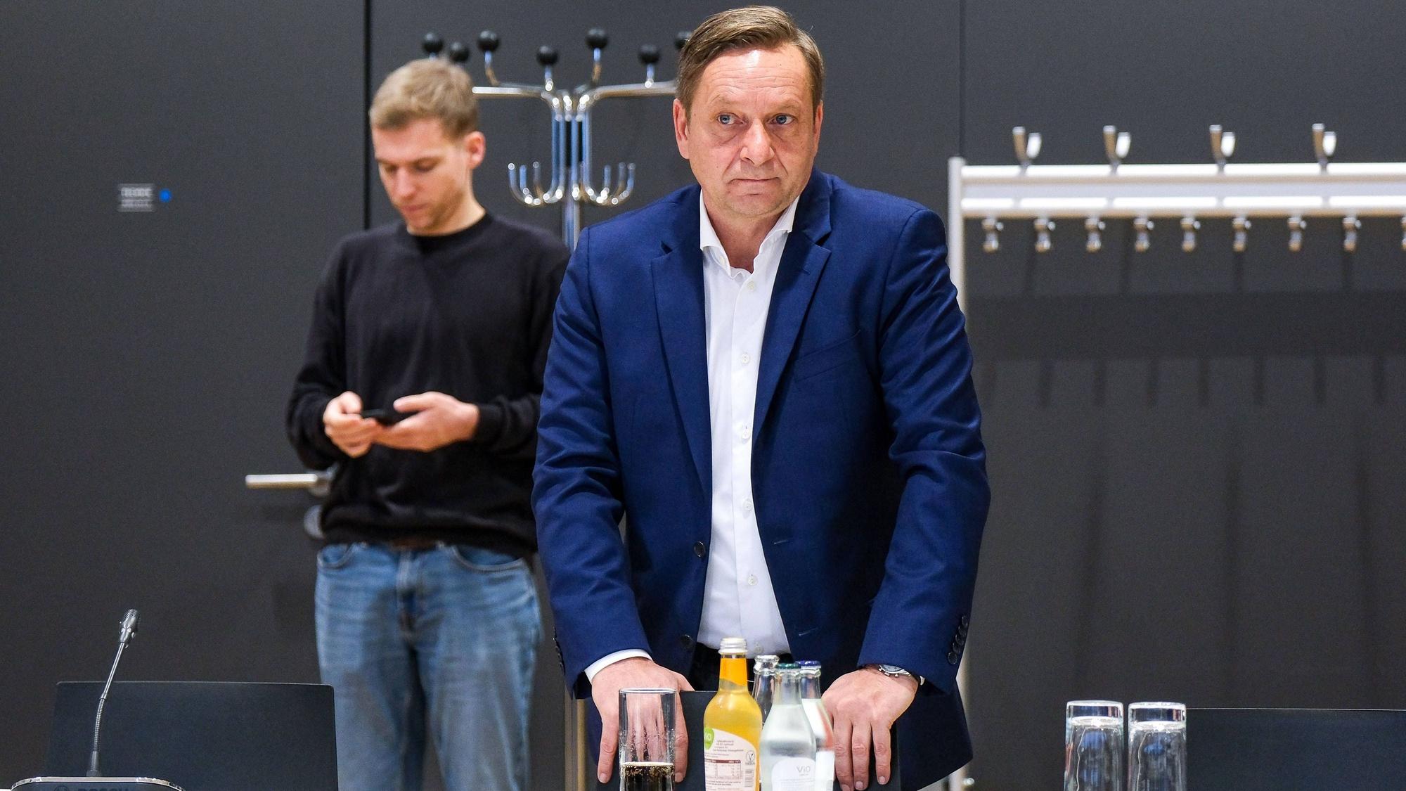 Horst Heldt 1. FC Union Berlin, Geschaeftsfuehrer erscheint zu einer muendlichen Verhandlung.