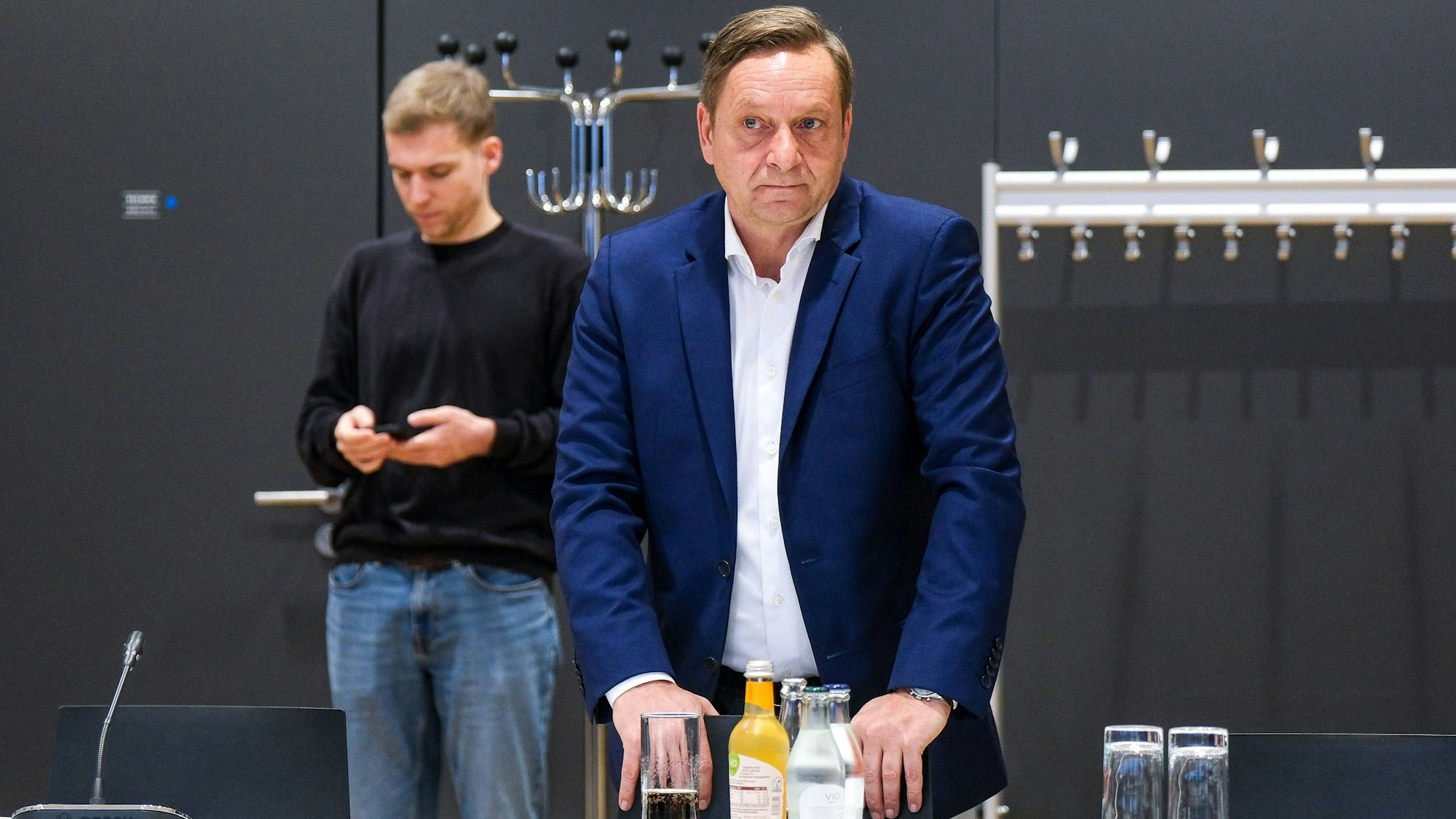 Horst Heldt 1. FC Union Berlin, Geschaeftsfuehrer erscheint zu einer muendlichen Verhandlung.