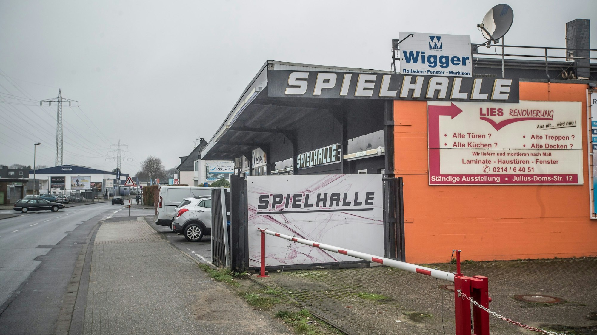 Eine Spielhalle an der Julius-Dohms-Straße 12, hier die Ansicht von der Karl-Ulitzka-Straße, wird in ein Wettbüro umgebaut.