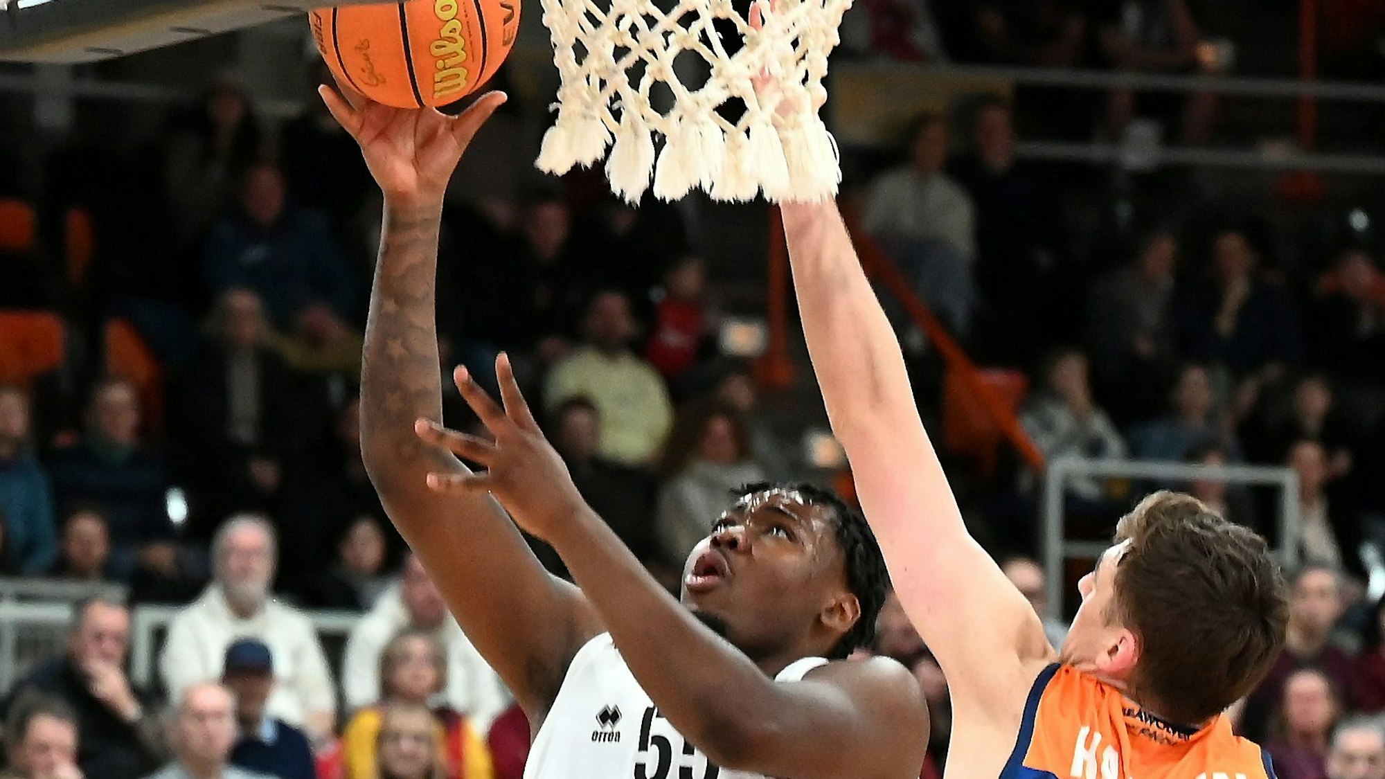 01.12.2024, Basketball-Bayer Giants - Rostock
links: Joel Moketo Lungelu (Bayer)
Foto: Uli Herhaus