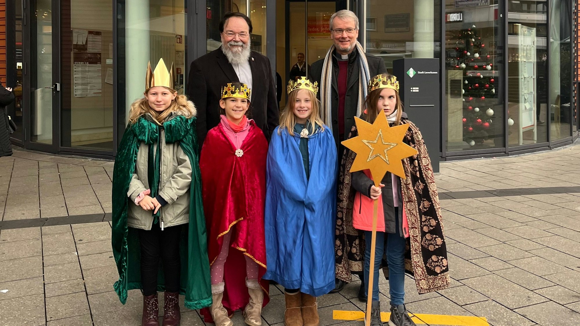 Die Sternsinger am Rathaus