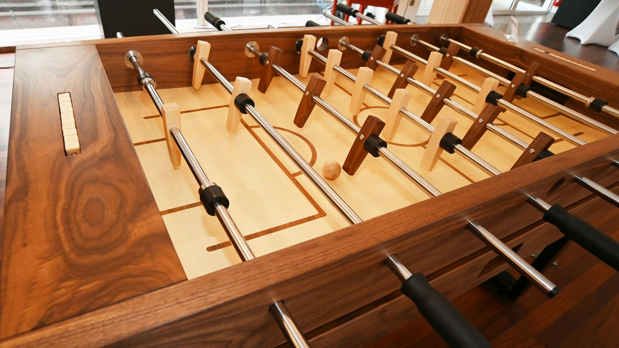 Tischkicker aus Holz als Meisterprüfung bei der Handwerskammer zu Köln