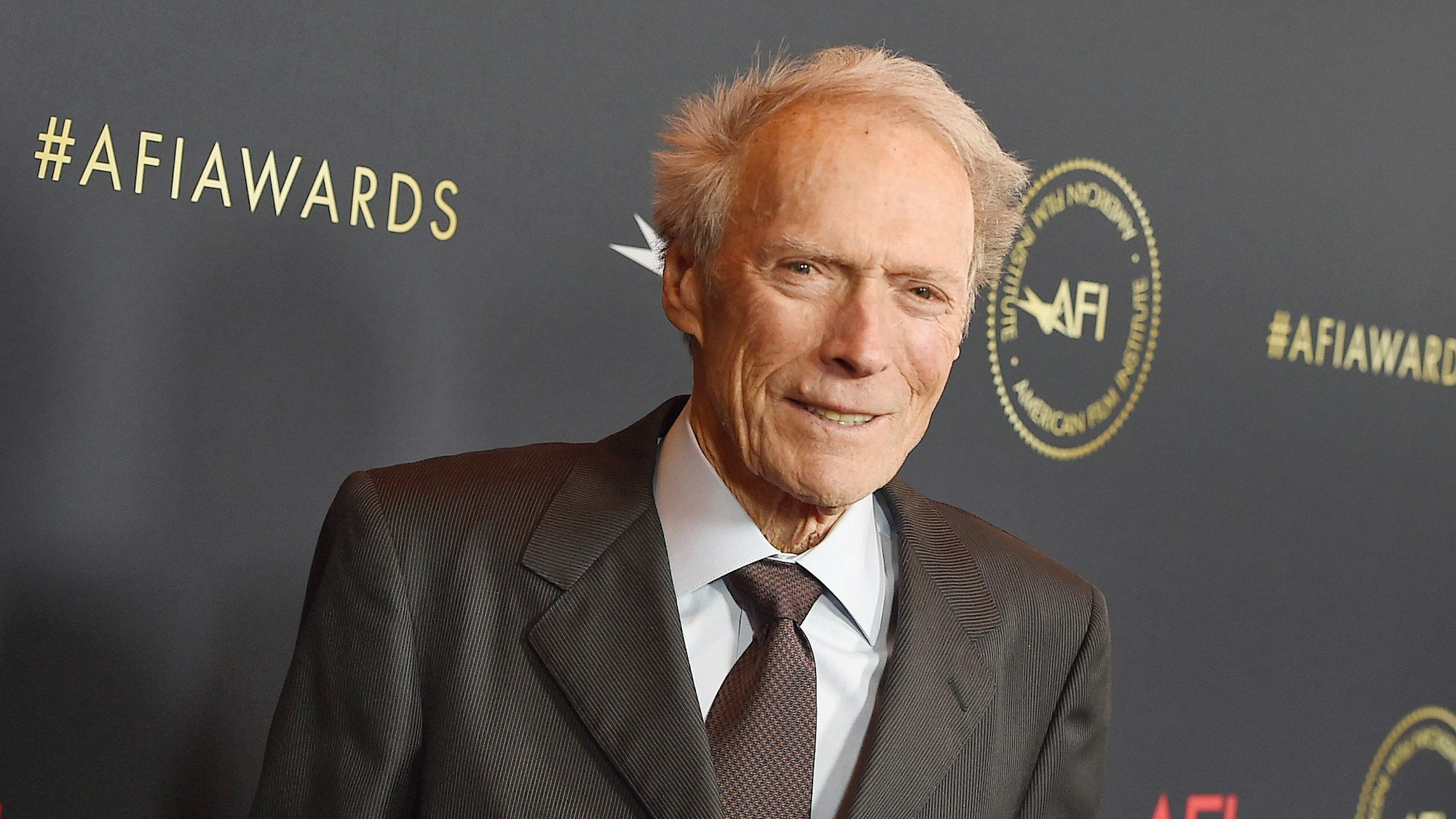 Clint Eastwood, US-amerikanischer Filmschauspieler, Regisseur und Produzent, kommt zur Verleihung der AFI Awards 2020.