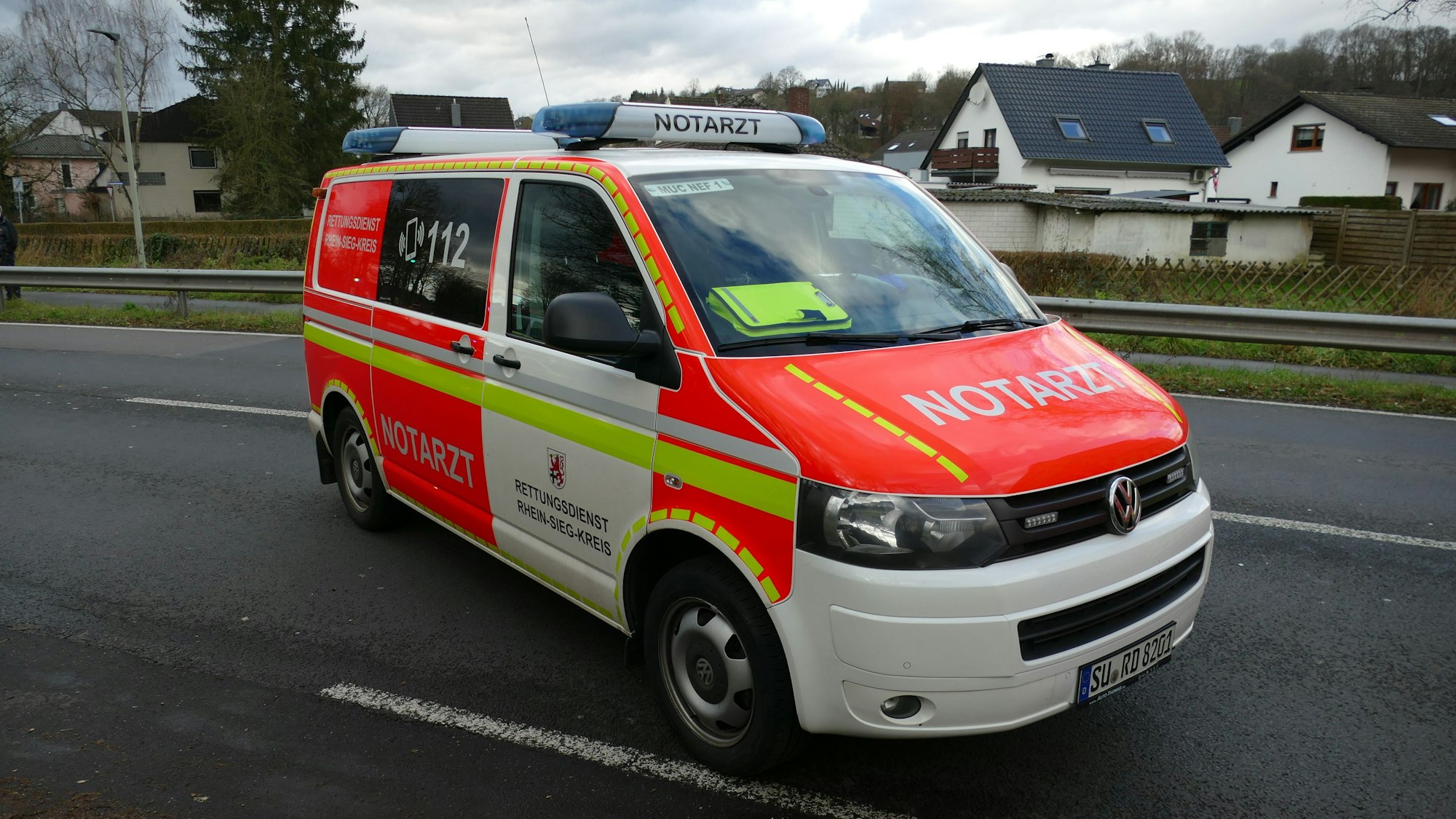Das neue Notarztfahrzeug der Rettungswache Much.