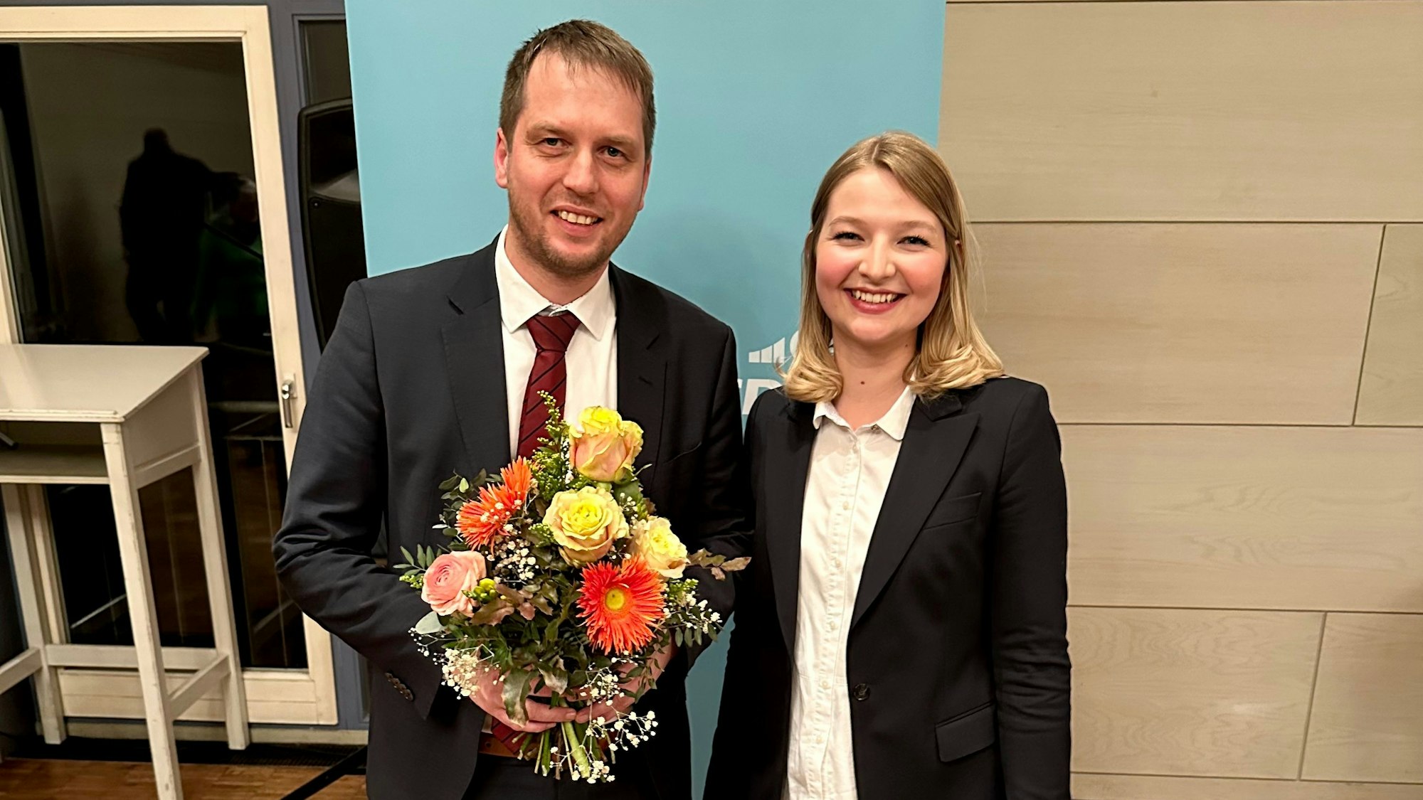 Auf dem Foto sind Mario Bredow und Lena Behnke zu sehen