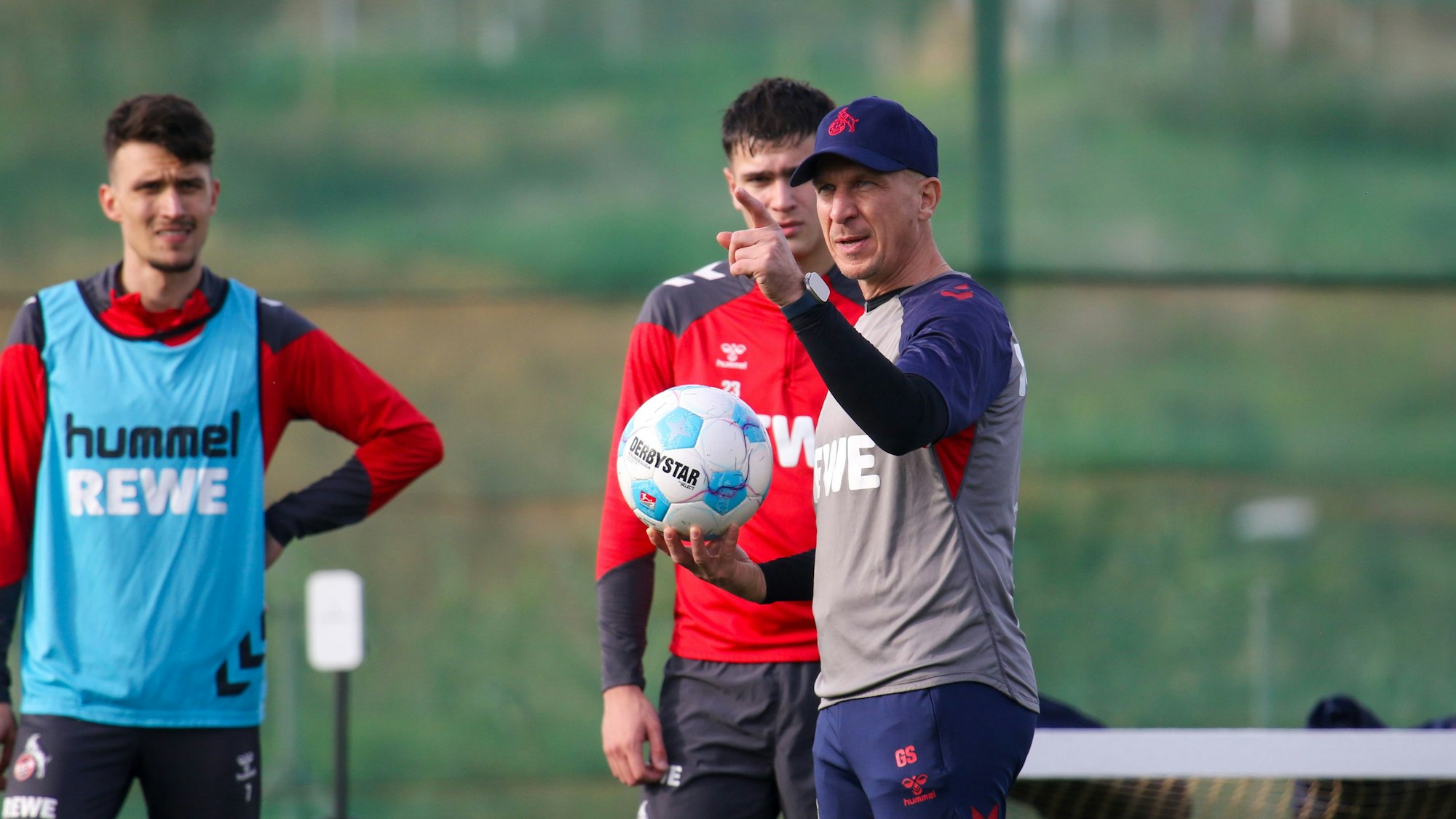 Kölns Trainer Gerhard Struber blickt auf eine intensive Woche in Andalusien mit seiner Mannschaft zurück.