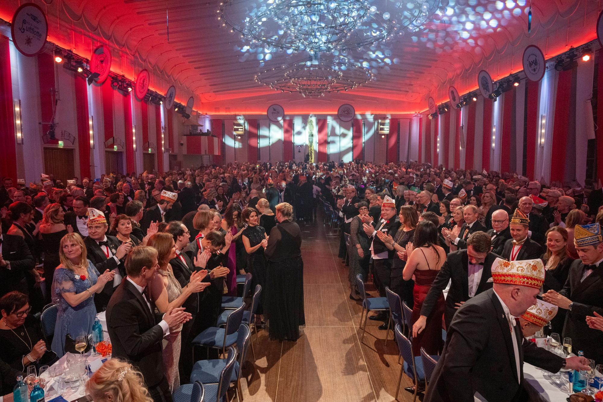 Blick in den gefüllten Gürzenich-Saal bei der Proklamation.