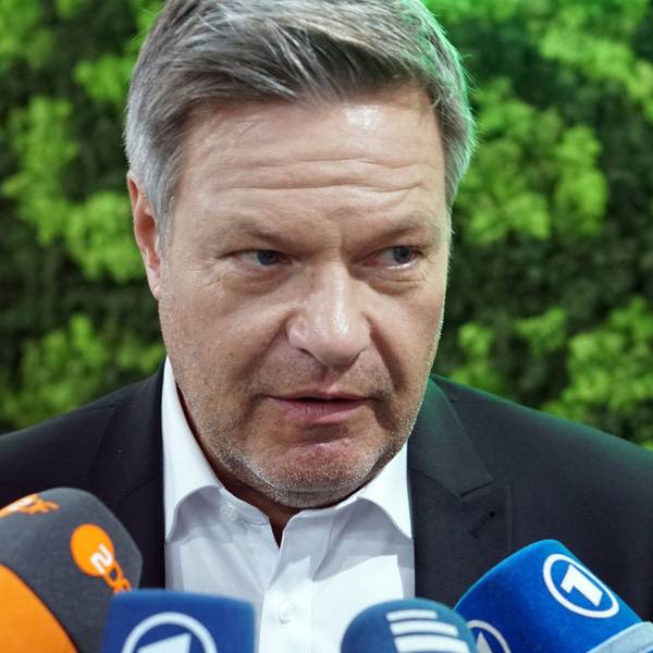 Robert Habeck, Spitzenkandidat der Grünen für die Bundestagswahl 2025, spricht auf der Weltklimakonferenz.