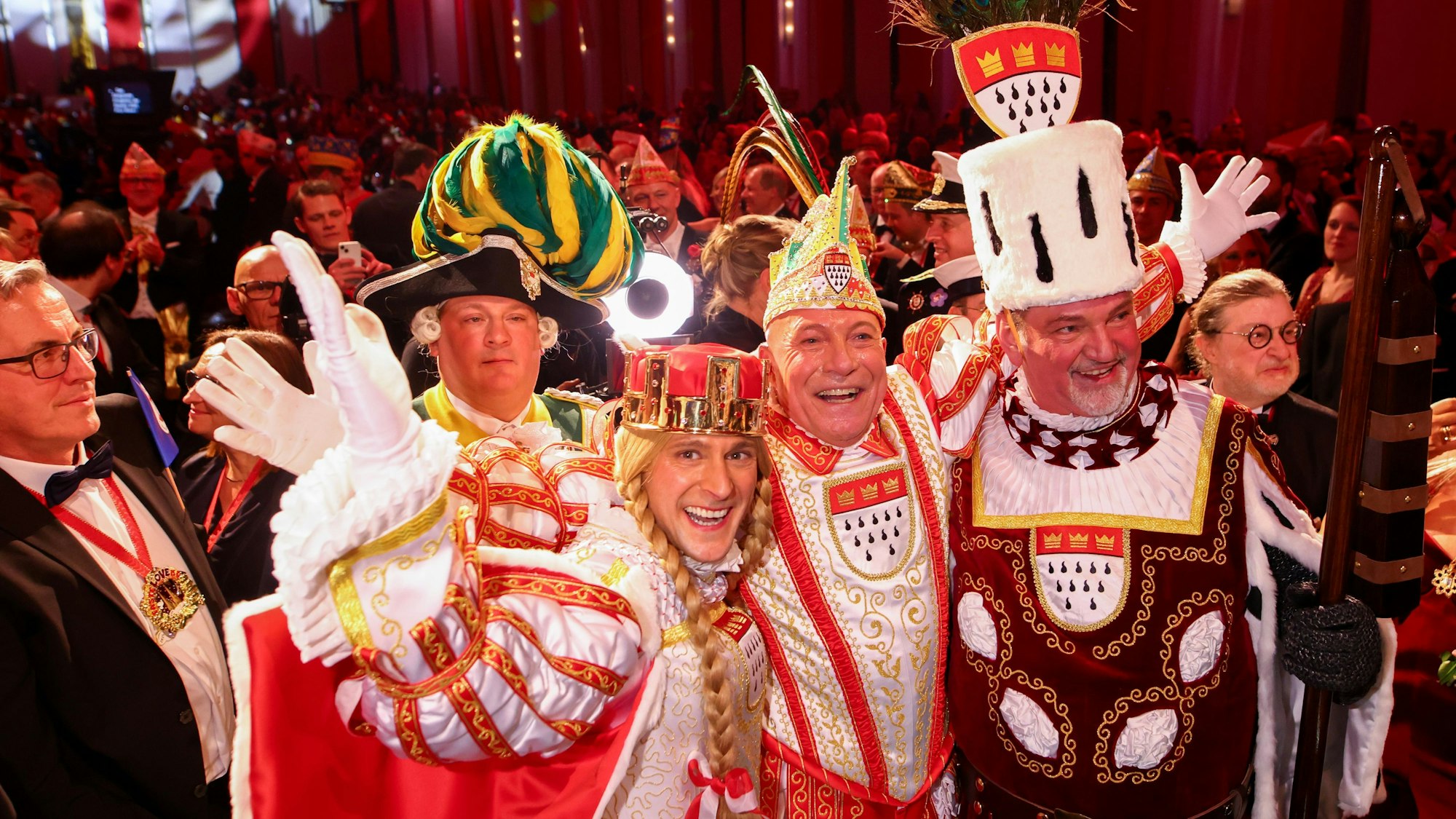 Das Kölner Dreigestirn bei der Proklamation im Gürzenich