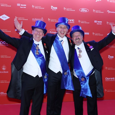 Das Kölner Dreigestirn auf dem roten Teppich.