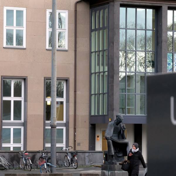Universität zu Köln, Hauptgebäude Alburt-Magnus Platz