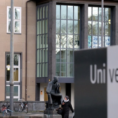 Universität zu Köln, Hauptgebäude Alburt-Magnus Platz