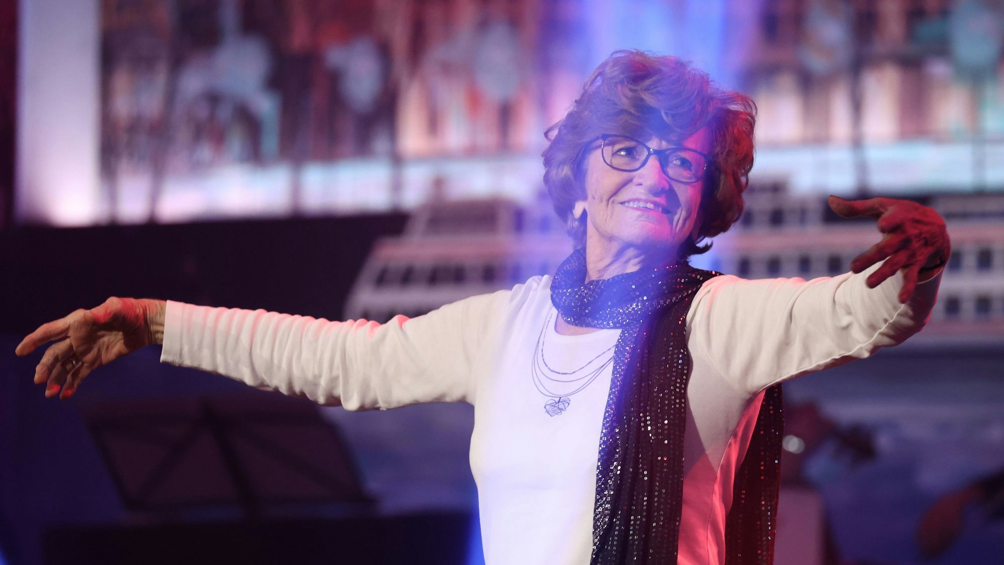 10.01.2025, Köln: KARNEVAL - Proklamation des Kölner Dreigestirn 2025 im Gürzenich in Köln - Dreigestirns mit Prinz René I. (René Klöver), Bauer Michael (Michael Samm) und Jungfrau Marlis (Hendrik Ermen) - Tanz und Ehrung Biggi Fahnenschreiber. Foto: Thilo Schmülgen