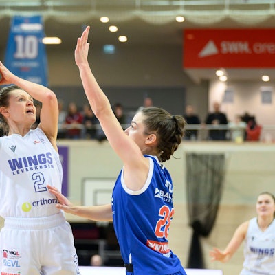 Cassidy Mihalko Leverkusen, 2, Emma Stach Lions, 28, Syntainics MBC vs. WINGS Leverkusen, Basketball, Damen, 13. Spieltag Saison 2024/2025, 29.12.2024. Halle SWH Arena Sachsen-Anhalt Deutschland *** Cassidy Mihalko Leverkusen, 2 , Emma Stach Lions, 28 , Syntainics MBC vs WINGS Leverkusen, Basketball, Women, 13 Matchday Season 2024 2025, 29 12 2024 Halle SWH Arena Sachsen Anhalt Germany