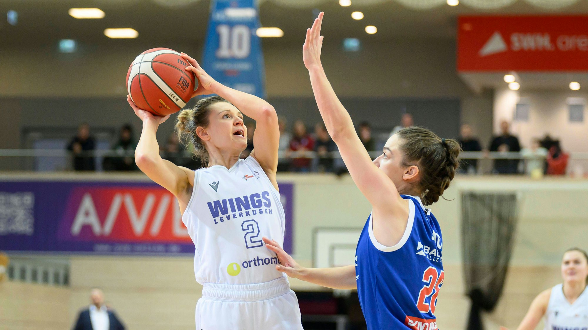 Cassidy Mihalko Leverkusen, 2, Emma Stach Lions, 28, Syntainics MBC vs. WINGS Leverkusen, Basketball, Damen, 13. Spieltag Saison 2024/2025, 29.12.2024. Halle SWH Arena Sachsen-Anhalt Deutschland *** Cassidy Mihalko Leverkusen, 2 , Emma Stach Lions, 28 , Syntainics MBC vs WINGS Leverkusen, Basketball, Women, 13 Matchday Season 2024 2025, 29 12 2024 Halle SWH Arena Sachsen Anhalt Germany