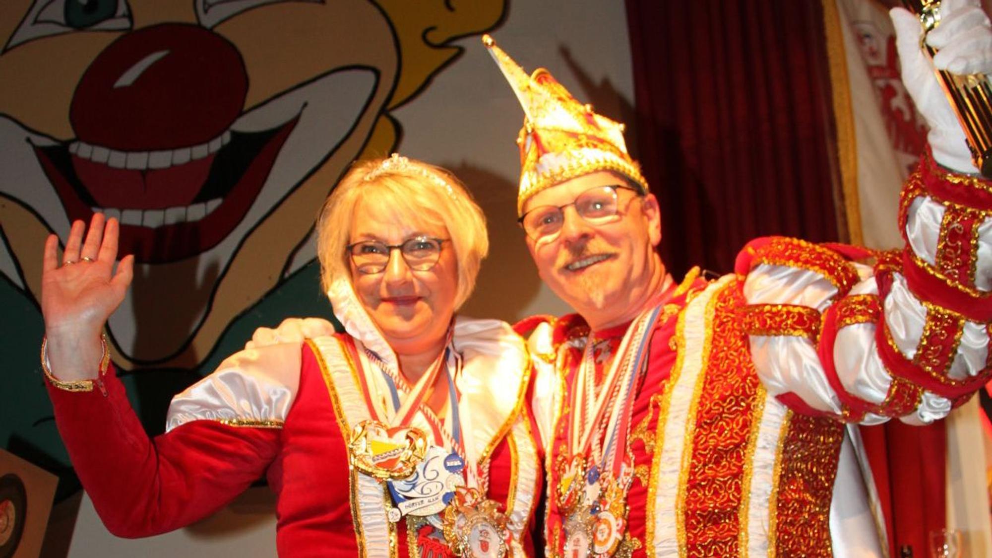 Das neue Prinzenpaar der KG Dahlem Prinz Gerd I. und Bianca I. im Ornat.