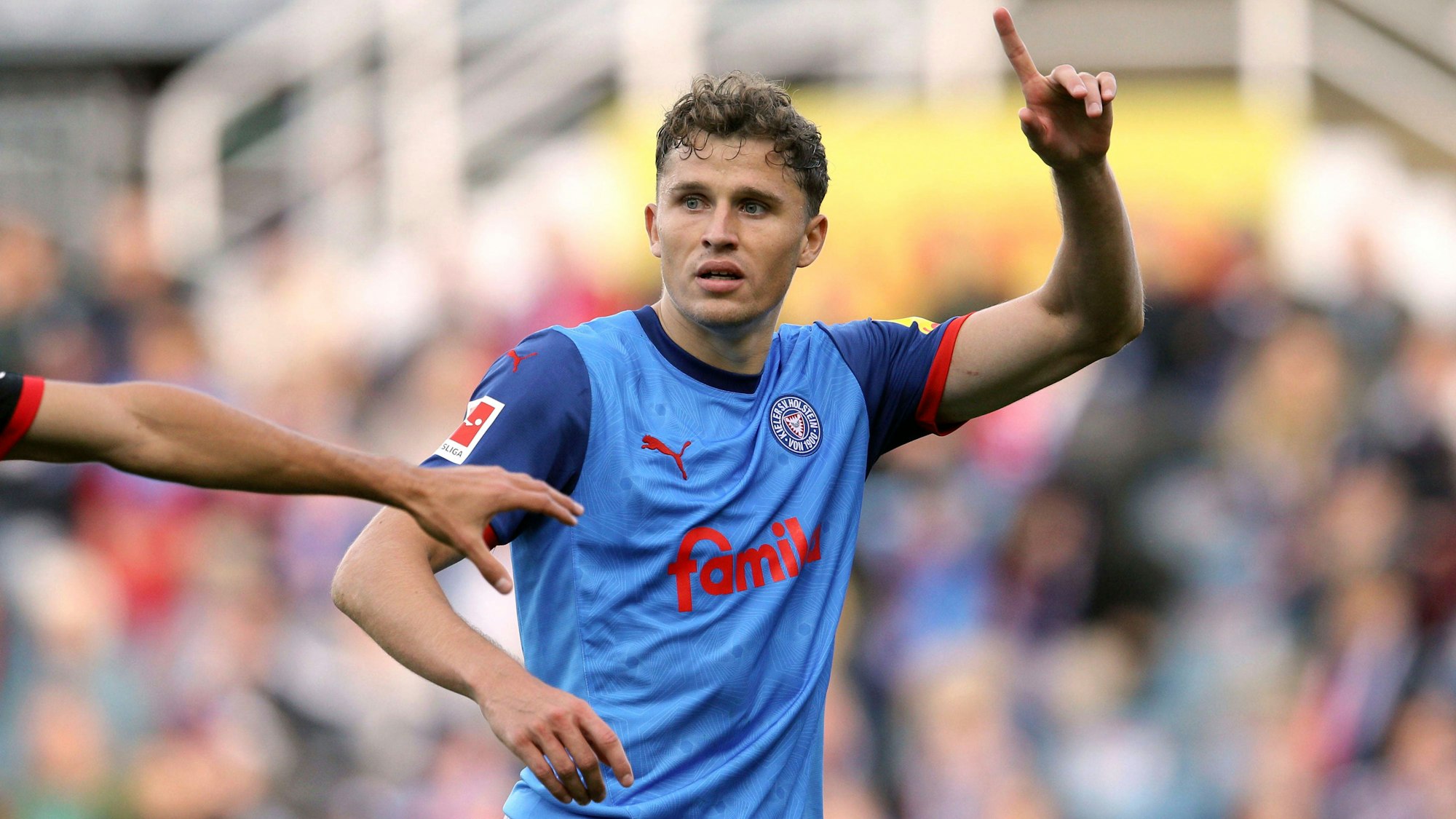 Benedikt Pichler stand nicht im Kader von Holstein Kiel für das Spiel am Samstag in Freiburg. Weil er nach Köln wechseln will?