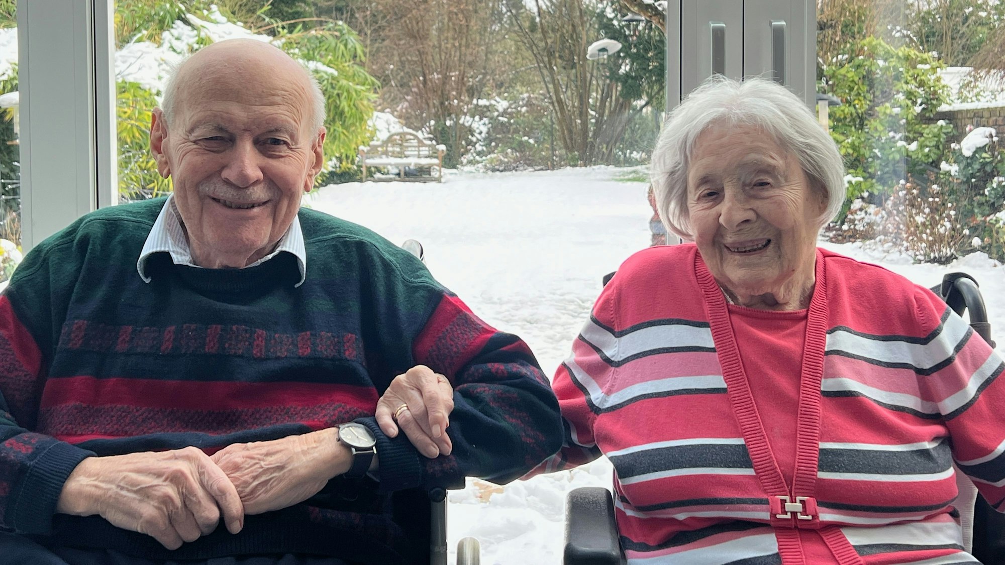 Zu sehen sind die Lieselotte und Rolf Werker, die in die Kamera lächeln.