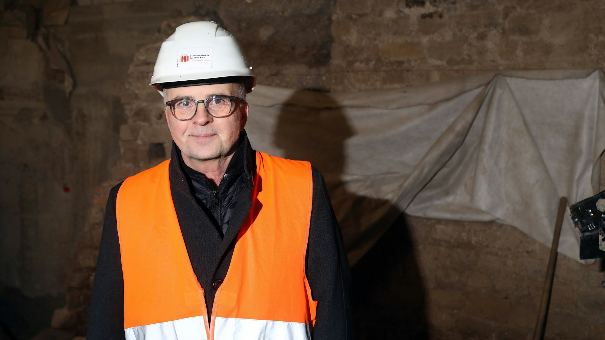 Markus Greitemann, Beigeordneter für Planen und Bauen der Stadt Köln beim Rundgang in der Miqua Baustelle in der Innenstadt. (Archivbild)