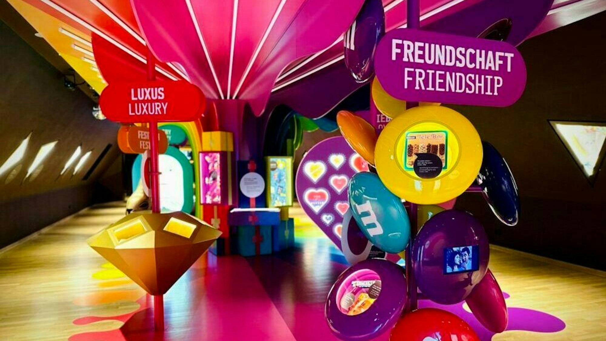 Die neue Ausstellung "Schokolade ist ein Gefühl" im Schokoladenmuseum