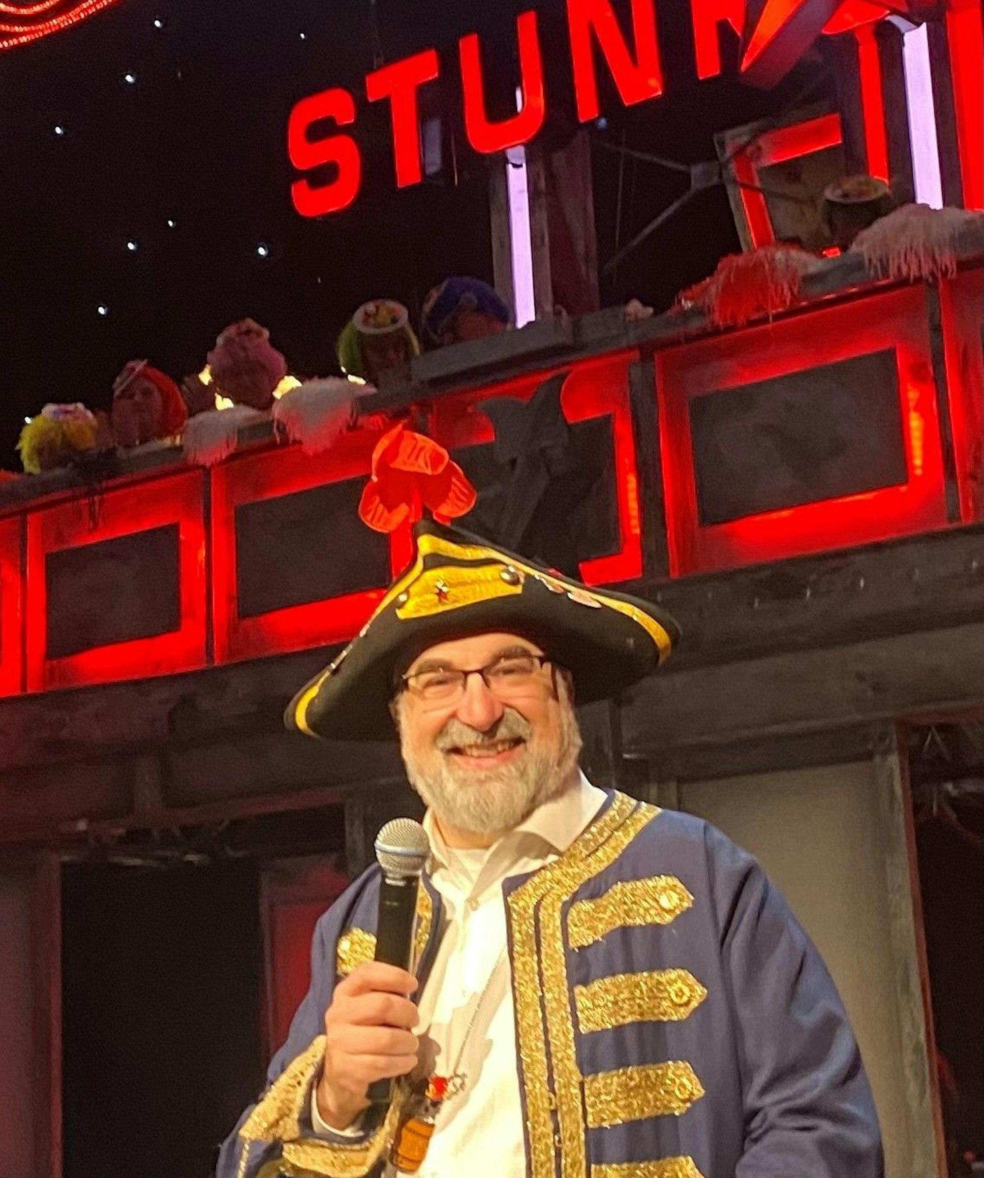 Gilly Alfeo springt bei der Stunksitzung ein.