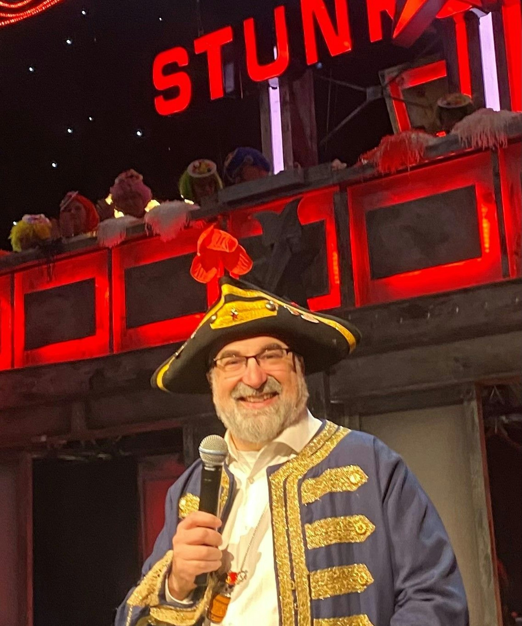 Gilly Alfeo springt bei der Stunksitzung ein.